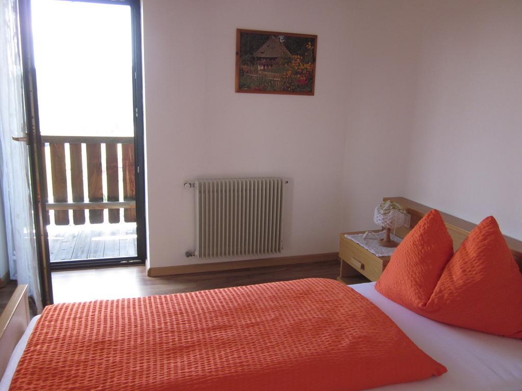Gasthof Zum Roessl San Genesio Atesino Δωμάτιο φωτογραφία