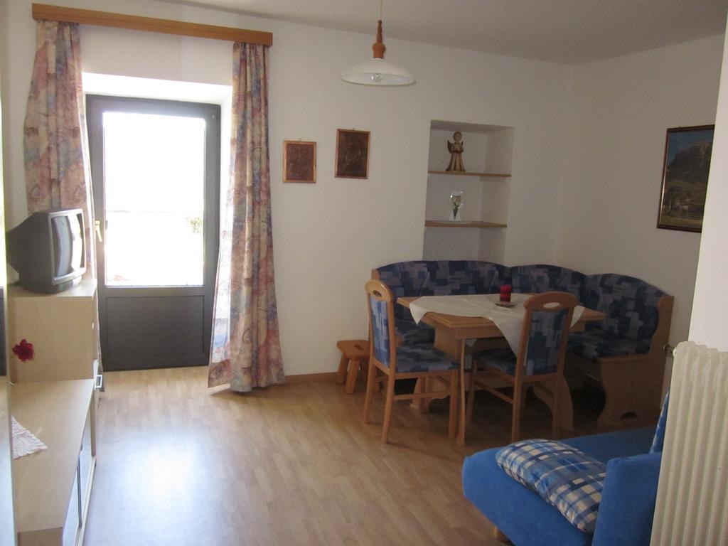 Gasthof Zum Roessl San Genesio Atesino Εξωτερικό φωτογραφία