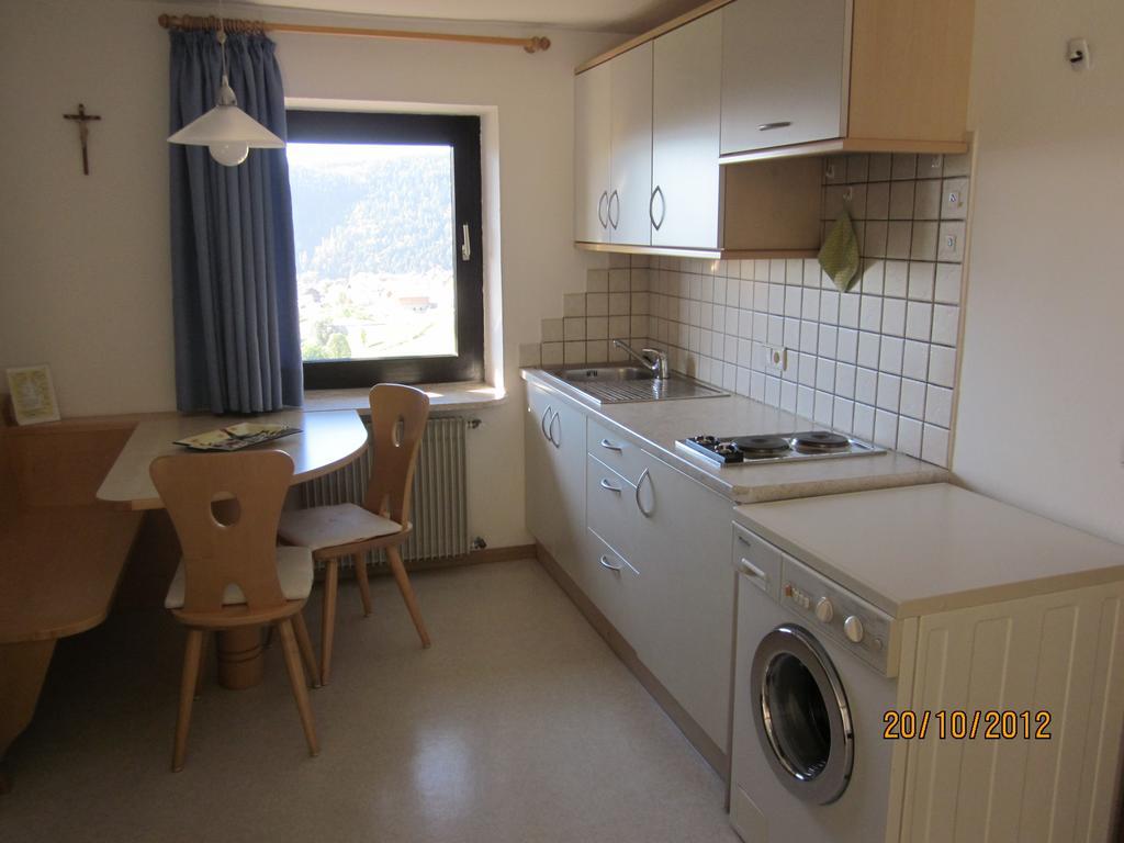 Gasthof Zum Roessl San Genesio Atesino Δωμάτιο φωτογραφία